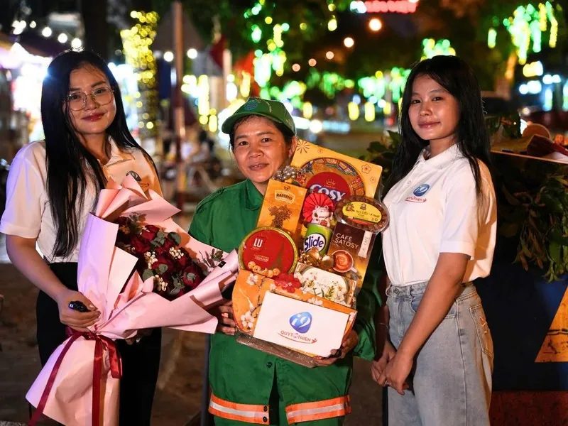 Hình ảnh minh họa đội ngũ hỗ trợ khách hàng chuyên nghiệp của sao 789 sẵn sàng giải đáp mọi thắc mắc