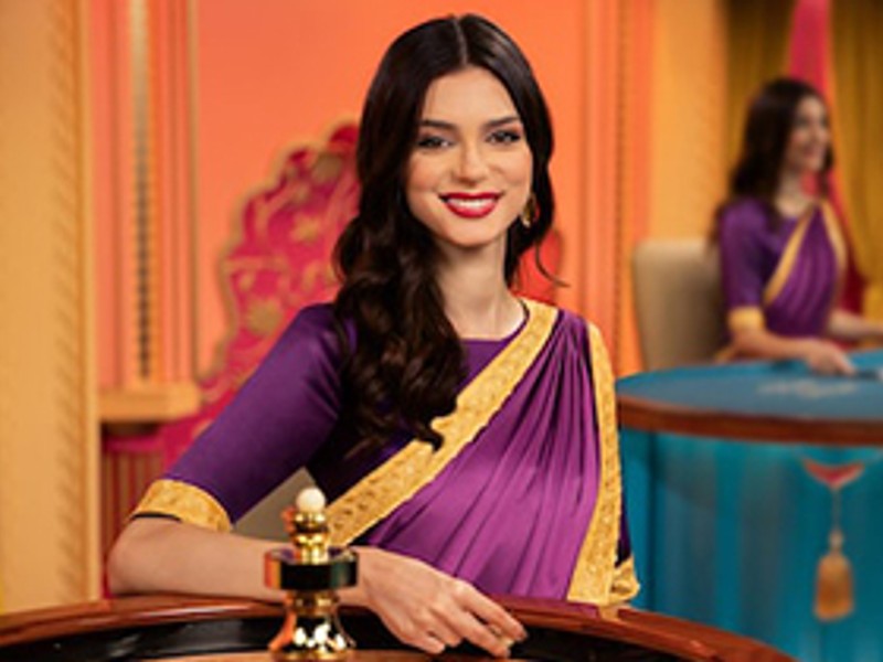 Hình ảnh dealer chia bài tại bàn Blackjack, minh họa luật chơi tại sao 789